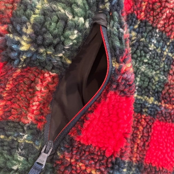 NWT Vineyard Vines kids size large (14) half zip fleece pull over. - Picture 7 of 7